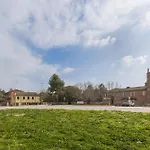 Guesthost - La Casa Nel Pineto With Pool & Parking Apartment