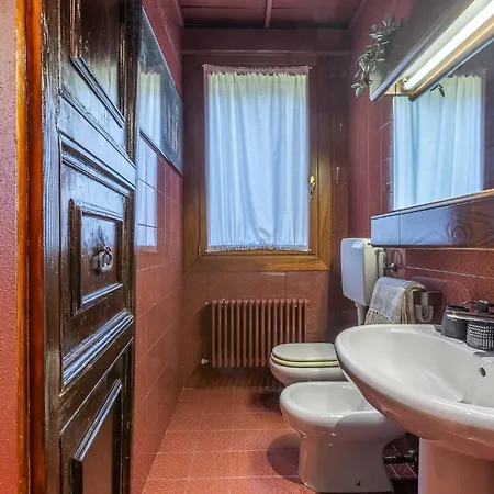 Guesthost - La Casa Nel Pineto With Pool & Parking Appartement