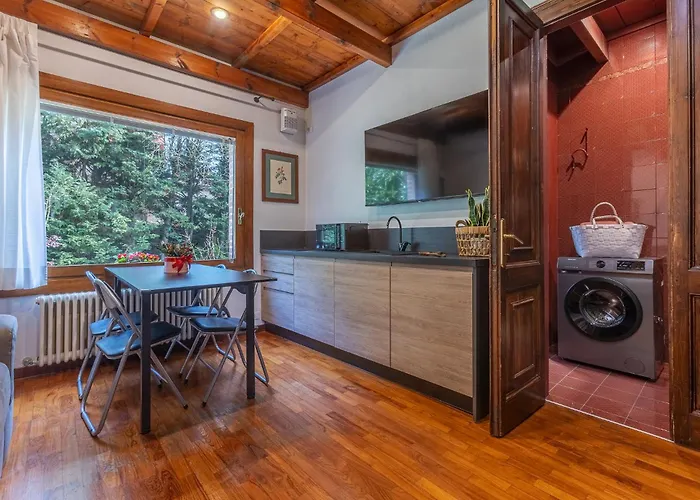 Apartment Guesthost - La Casa Nel Pineto With Pool & Parking *