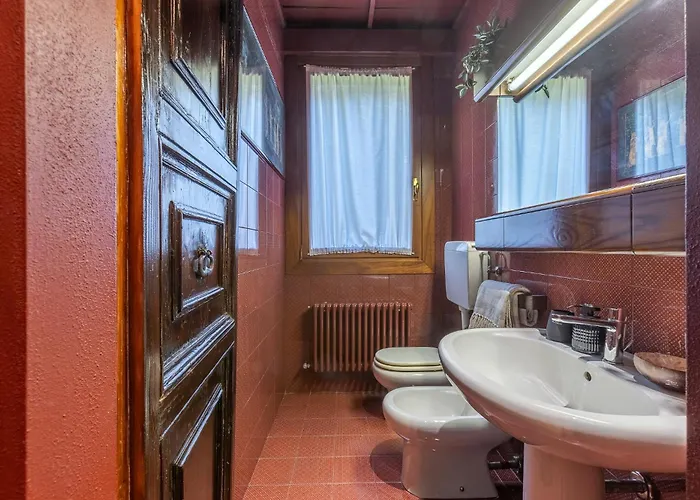 Guesthost - La Casa Nel Pineto With Pool & Parking Apartment