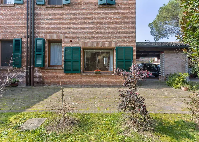 Guesthost - La Casa Nel Pineto With Pool & Parking